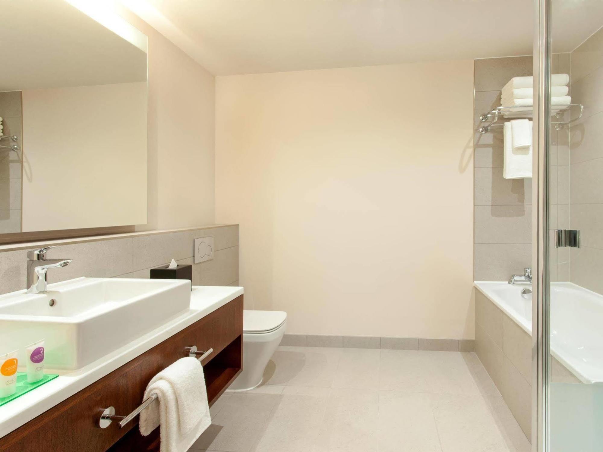 Hyatt Place West London Hayes Eksteriør billede